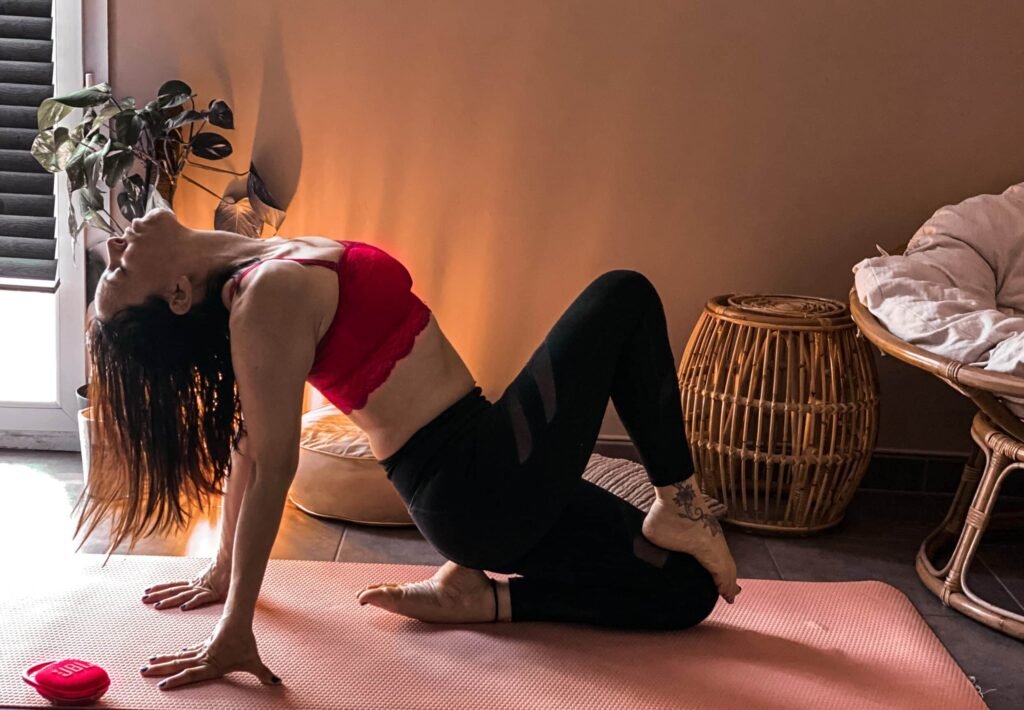 marie Filippi developpement personnel yoga pose 1 scaled e1710940135701